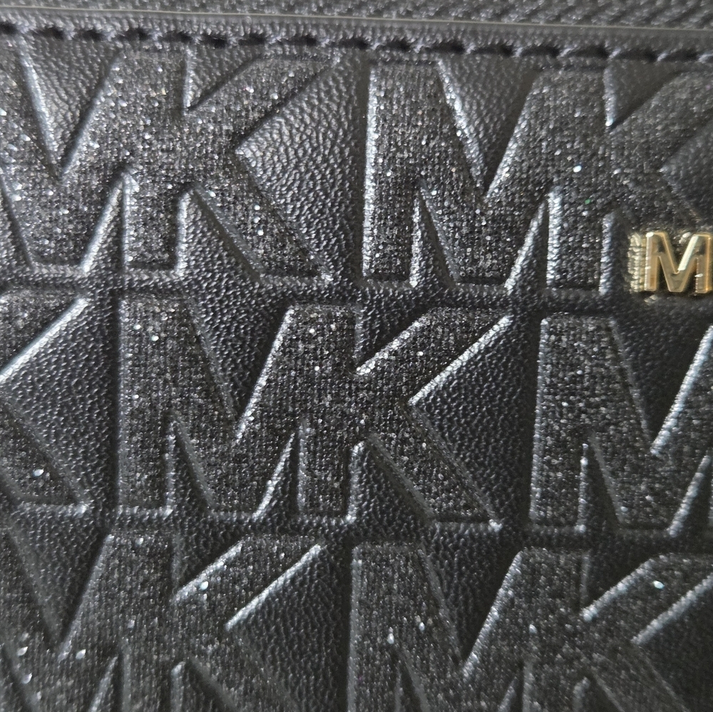* Michael Kors MK Crimson Signature JetSet Travel Continental Large Wallet Black - Picture 3 of 13
